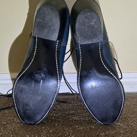 Capezio Women's Green Lace-Up Boots - Picture 5 of 6